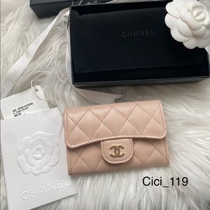 ❌❌❌SOLD ❌❌❌CHANEL Classic flap card holder light beige with LGH